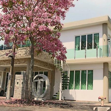 Tropical Villa Κουαντάν Εξωτερικό φωτογραφία